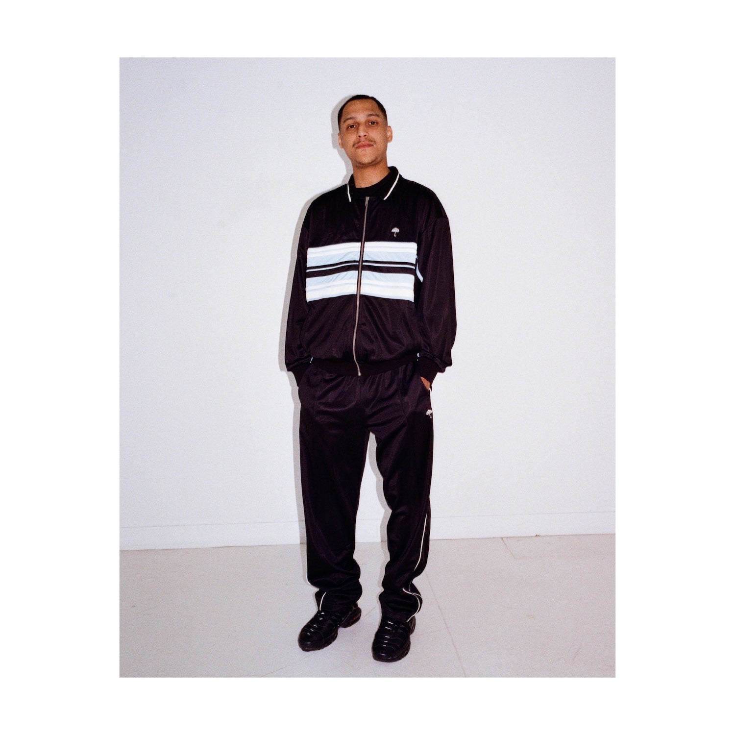 DETENTE TRACKSUIT PANTS BLACK