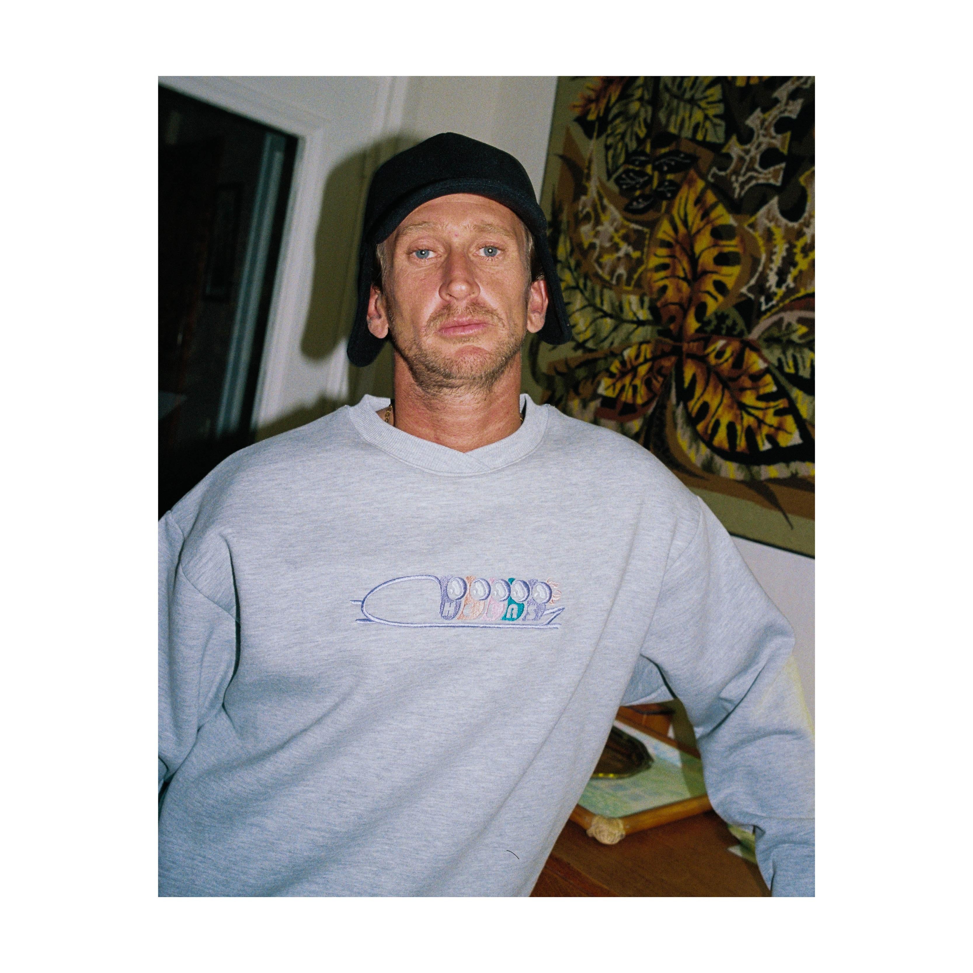 BOBSLEIGH CREWNECK HEATHER GREY_21593.jpg